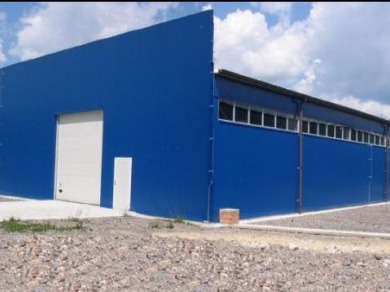 Hala przemysłowa z płyt warstwowych